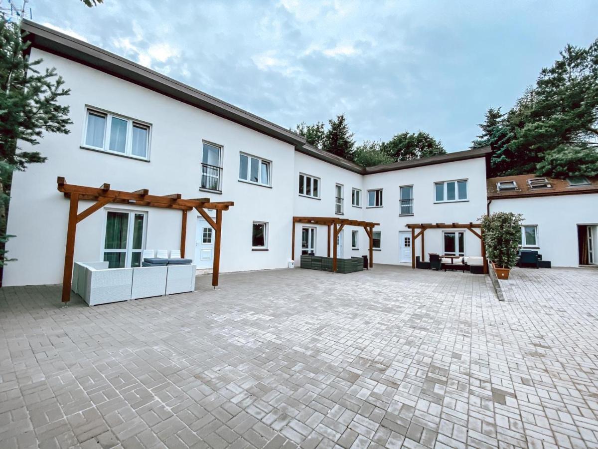 Chaty A Apartmany Hracholusky Kemp Kosatka Pnovany Exterior photo
