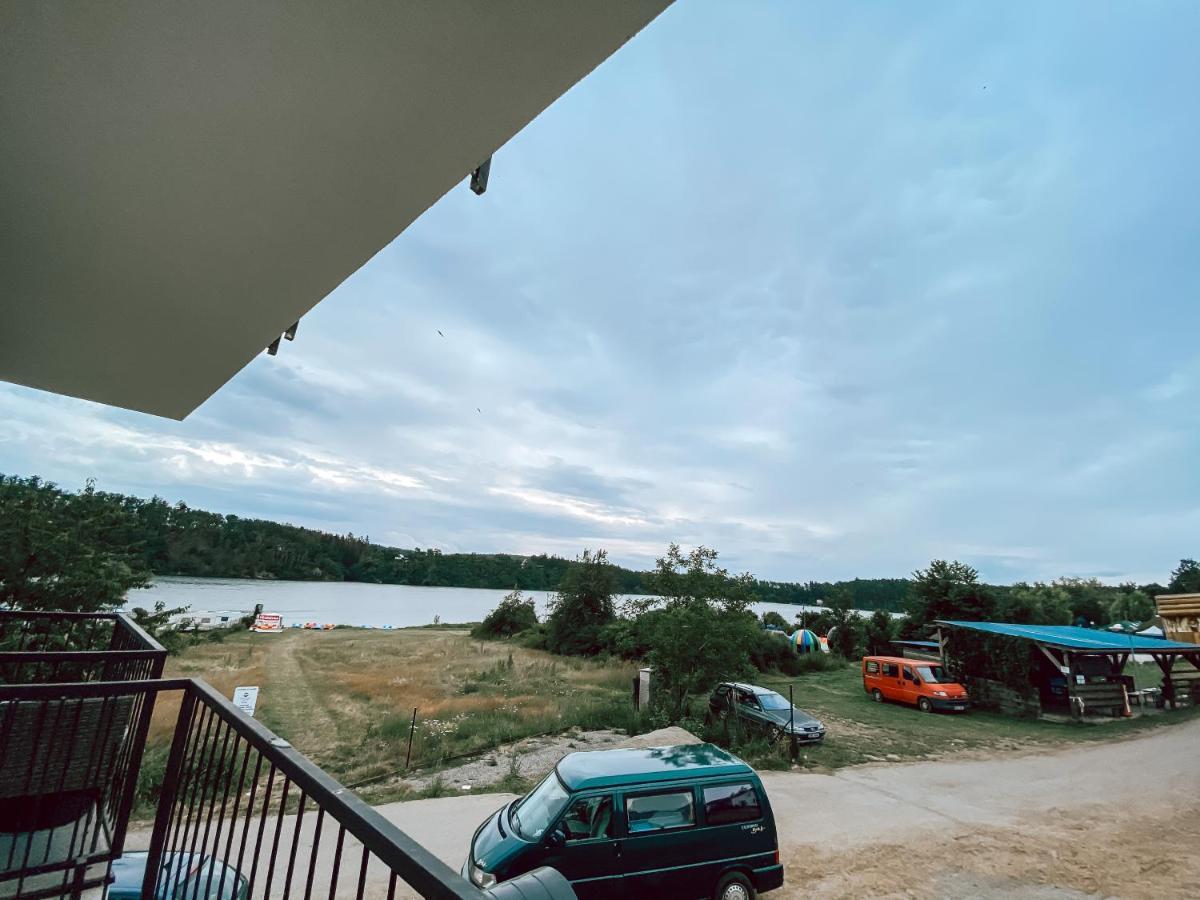 Chaty A Apartmany Hracholusky Kemp Kosatka Pnovany Exterior photo