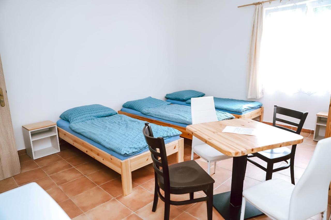 Chaty A Apartmany Hracholusky Kemp Kosatka Pnovany Exterior photo