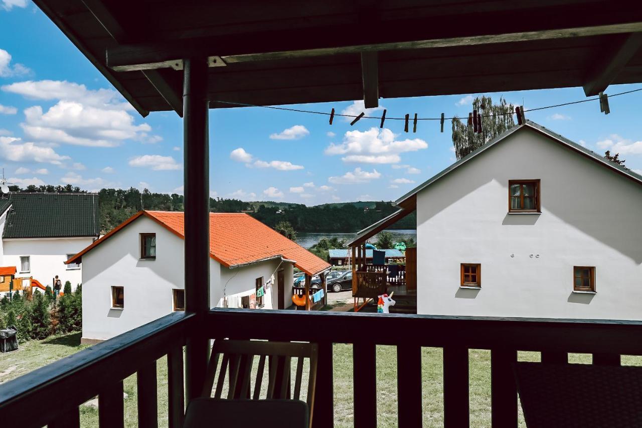Chaty A Apartmany Hracholusky Kemp Kosatka Pnovany Exterior photo