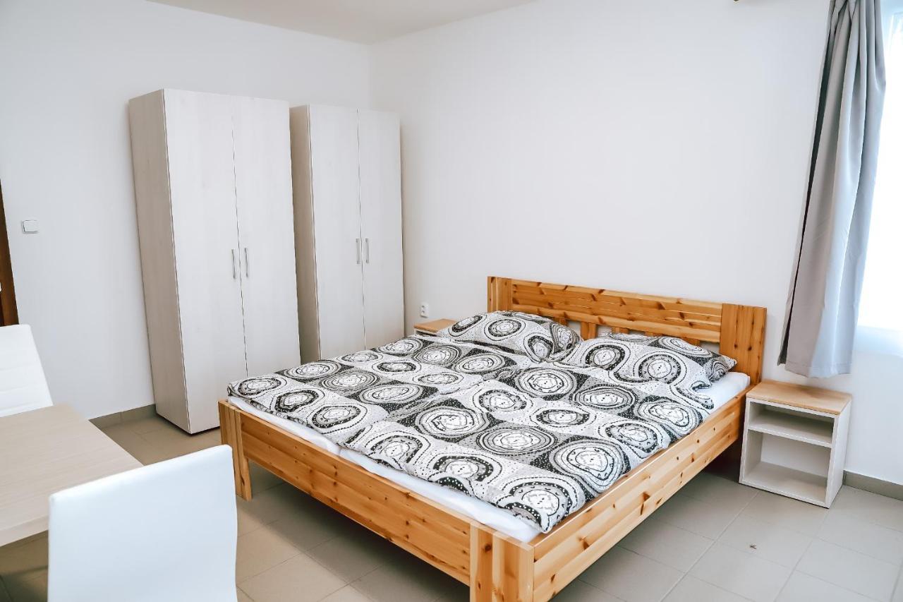 Chaty A Apartmany Hracholusky Kemp Kosatka Pnovany Exterior photo