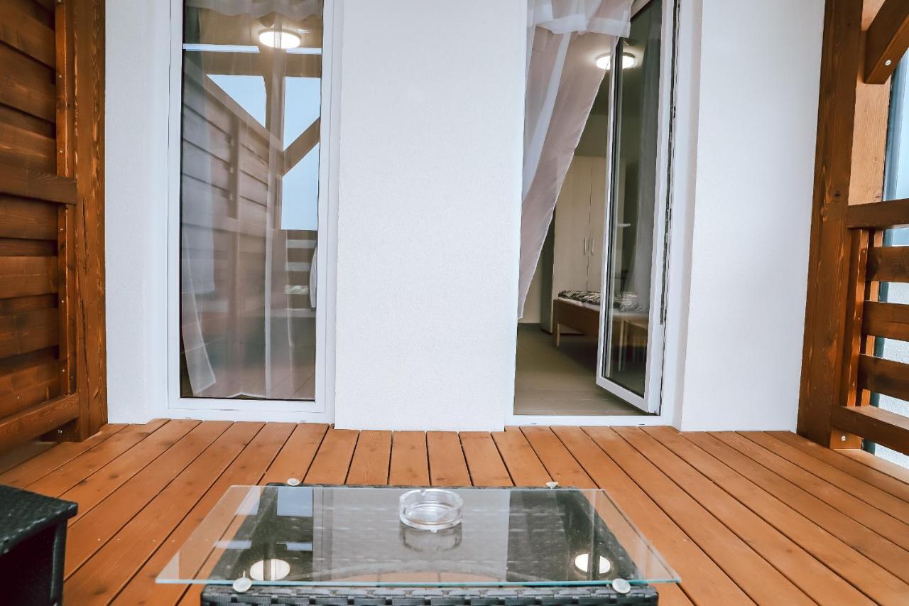 Chaty A Apartmany Hracholusky Kemp Kosatka Pnovany Exterior photo